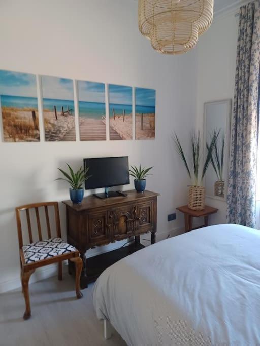The Fuzzy Duck Apartment บรอธตีเฟอร์รี ภายนอก รูปภาพ